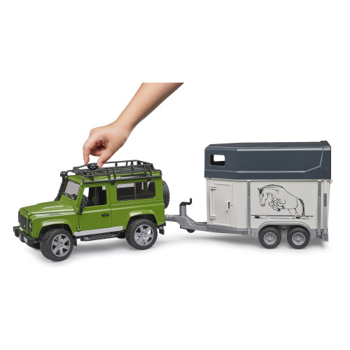 Land Rover Defender Station cu remorca de cai, Bruder 02592 - element galerie