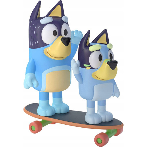 Set 2 figurine Bluey, Bandit si Bluey cu skateboard