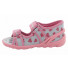 Sandale fetite cu scai, din material textil, roz-gri cu motive inimioare