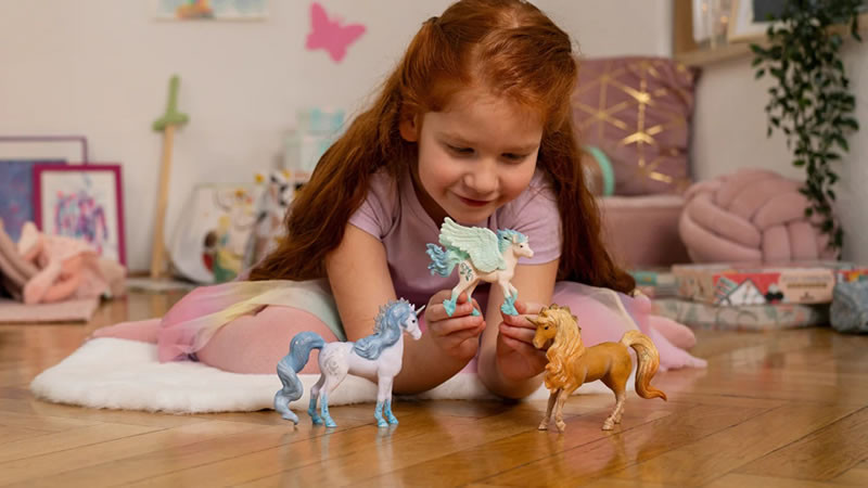 Schleich figurinele și imaginația copilăriei: Povești care prind viață în mâinile celor mici